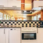 بيت للعطل 6 Person In Dannemare