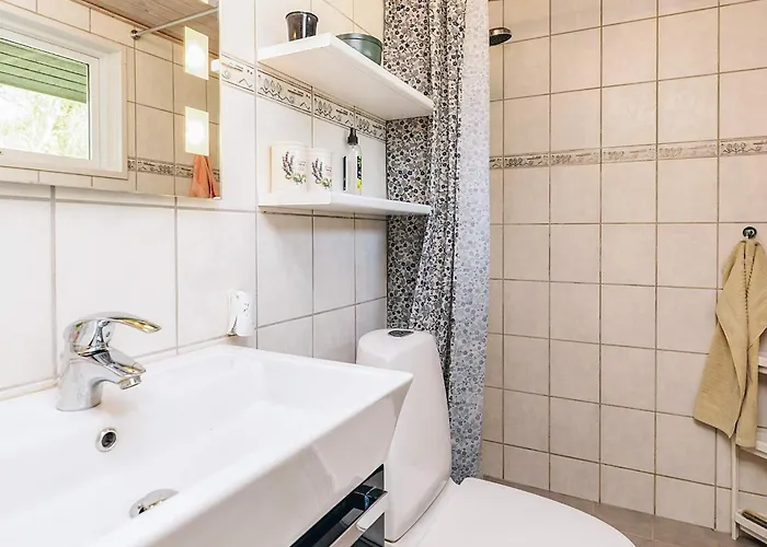 6 Person In Dannemare